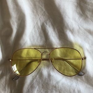 YELLOW TINT AVIATORS